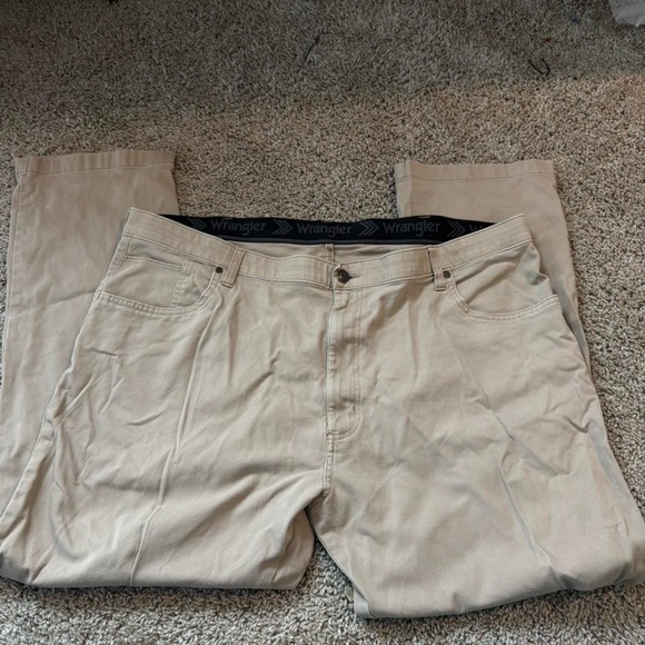 Wrangler Men's Beige Chinos - Picture 1 of 4